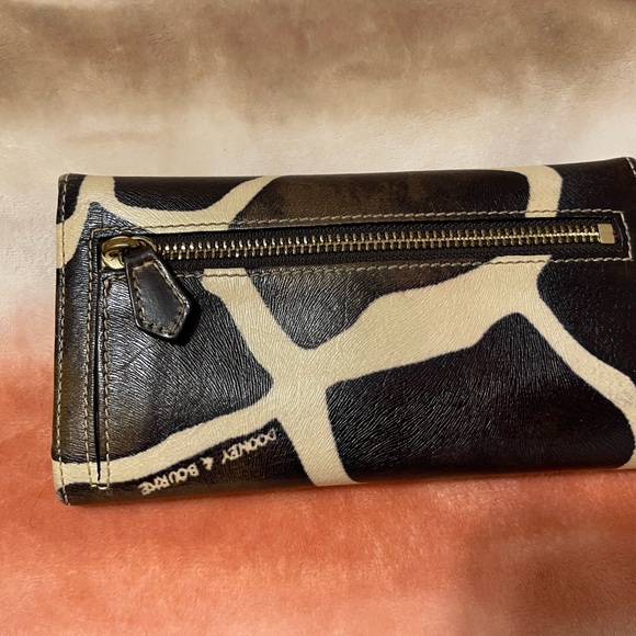Dooney & Bourke print wallet - Picture 2 of 5